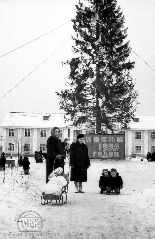 Елка в Центральном сквере, январь 1955 г.,